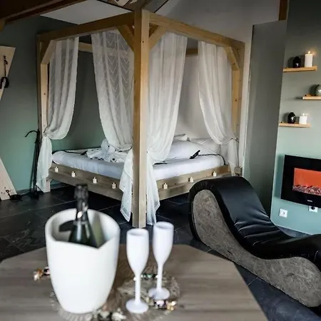 Love-room Breakywell